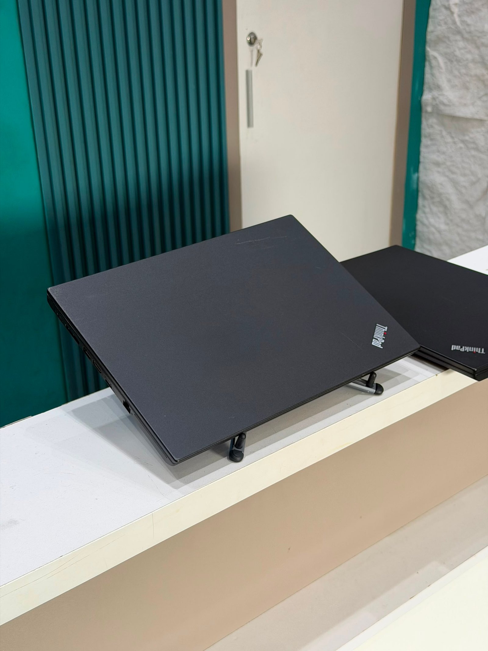 Lenovo ThinkPad L490 – Intel Core i5 8ᵉ Génération | 8 Go RAM | 256 Go SSD – Image 7