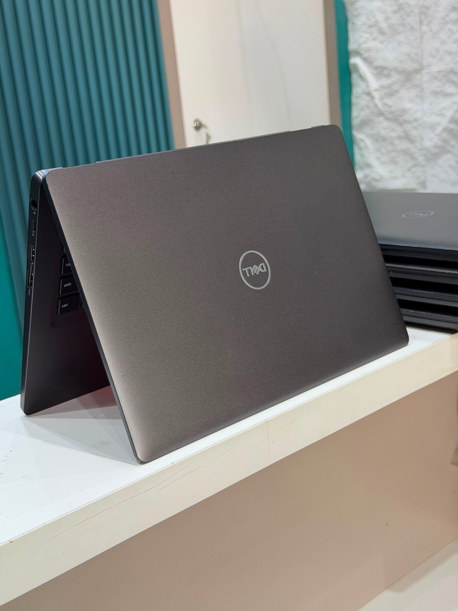 Dell Latitude 5300 – Intel® Core™ i5 | 16 Go RAM | 256 Go SSD – Image 5